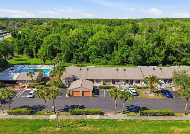 4th image of 3135 Charter Club Dr #B, Tarpon Springs, FL 34688 | MLS# TB8494737