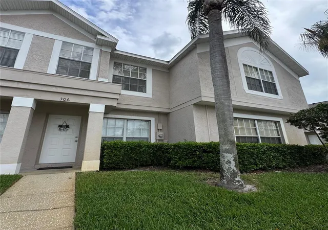 3rd image of 306 Kensington Lake Cir, Brandon, FL 33511 | MLS# S5147304