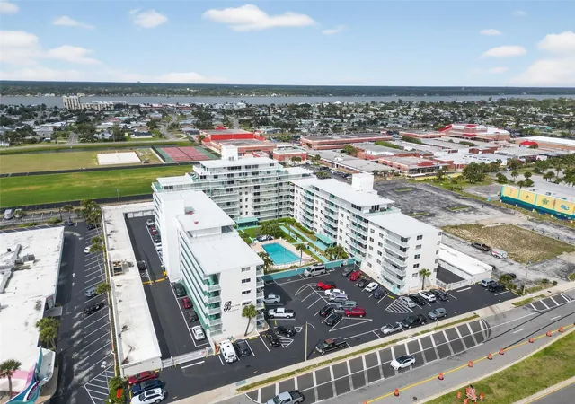 3rd image of 2727 N Atlantic Ave, Daytona Beach, FL 32118