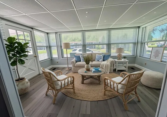 3rd image of 103 Royal Palm Dr, Leesburg, FL 34748 | MLS# G5110684