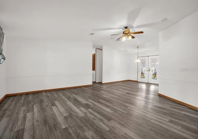 Photo 2 of Manufactured home for sale at 4114 Myrtle Oak Ct #852, Zellwood, FL 32798 | MLS# O6396909 | Listing updated on 2026-10-04