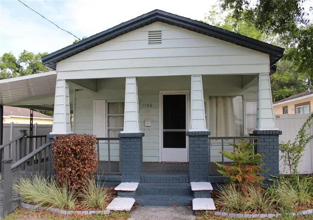 Photo 3 of Single family home for sale at 1106 E Dr Martin Luther King Jr Blvd, Plant City, FL 33563 | MLS# TB8494799 | Listing updated on 2026-08-25