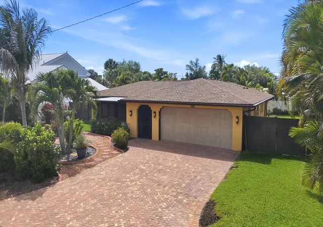 2nd image of 440 W Gate Dr, Venice, FL 34285 | MLS# N6143790