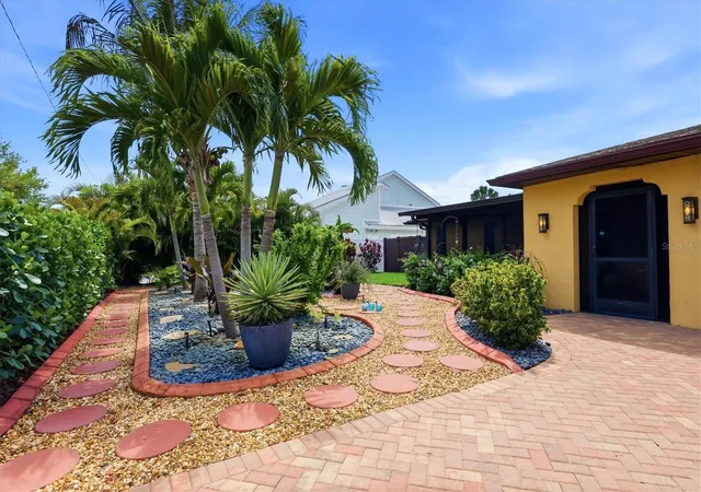 4th image of 440 W Gate Dr, Venice, FL 34285 | MLS# N6143790