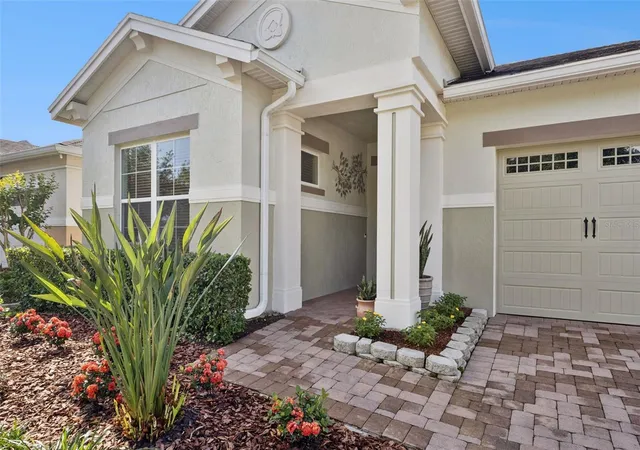 Photo 3 of Single family home for sale at 4902 W Fountainwood Dr, Saint Cloud, FL 34772 | MLS# O6396943 | Listing updated on 2026-08-31