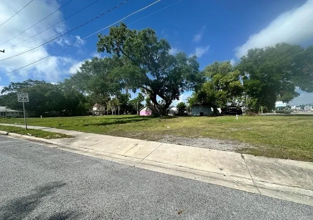 Photo 2 of Sale Pending at 1314 Brack St, Kissimmee, FL 34744 | MLS# S5147316 | Listing updated on 2026-08-12