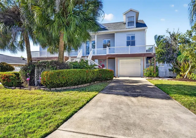 Photo 3 of Single family home for sale at 821 Blue Heron Blvd, Ruskin, FL 33570 | MLS# TB8494866 | Listing updated on 2026-10-05