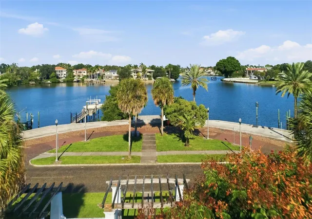 Photo 3 of Single family home for sale at 125 23rd Avenue Ne, Saint Petersburg, FL 33704 | MLS# TB8494869 | Listing updated on 2026-09-20