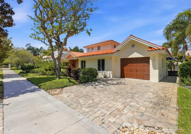 Photo 3 of Single family home for sale at 125 23rd Avenue NE, Saint Petersburg, FL 33704 | MLS# TB8494869 | Listing updated on 2026-09-20