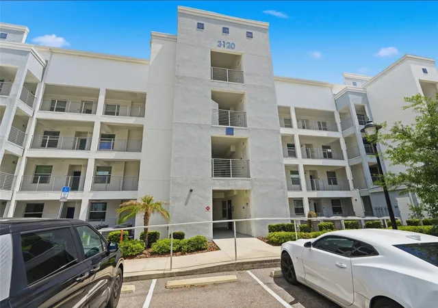 Listing Photo 5 - Condo for sale in building located at 3120 Paradox Cir, KISSIMMEE, FL 34746 - Unit #302