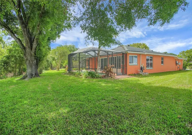 Photo 4 of Single family home for sale at 333 Ranchwood Dr, Leesburg, FL 34748 | MLS# G5110691 | Listing updated on 2026-09-28