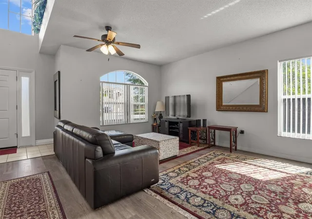 Photo 3 of Single family home for sale at 5500 Willow Bnd Trl, Kissimmee, FL 34758 | MLS# S5147335 | Listing updated on 2026-07-29