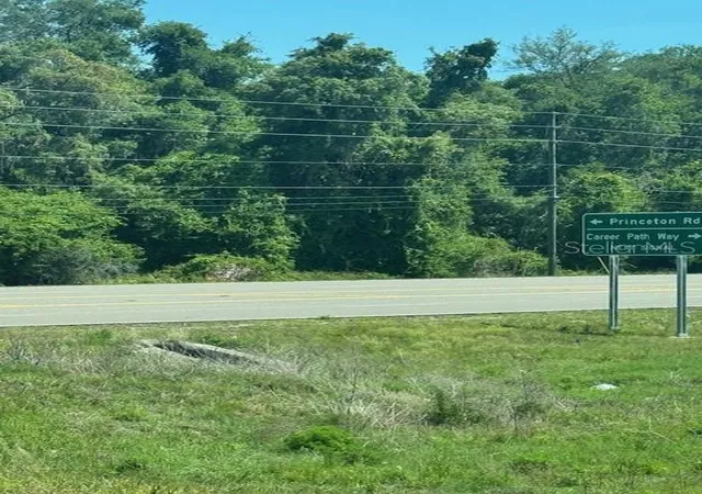 Photo 4 of Land for sale at 00 Spring Hl Dr, Brooksville, FL 34604 | MLS# W7884618 | Listing updated on 2026-04-22