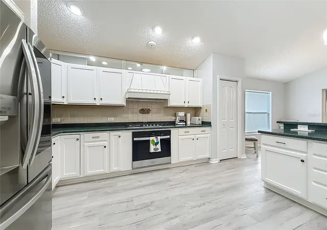 5th image of 1738 Augustine Dr, Lady Lake, FL 32159 | MLS# G5110694