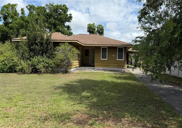 Photo 1 of Single family home for sale at 4611 Fruitville Rd, Sarasota, FL 34232 | MLS# A4689166 | Listing updated on 2026-05-04