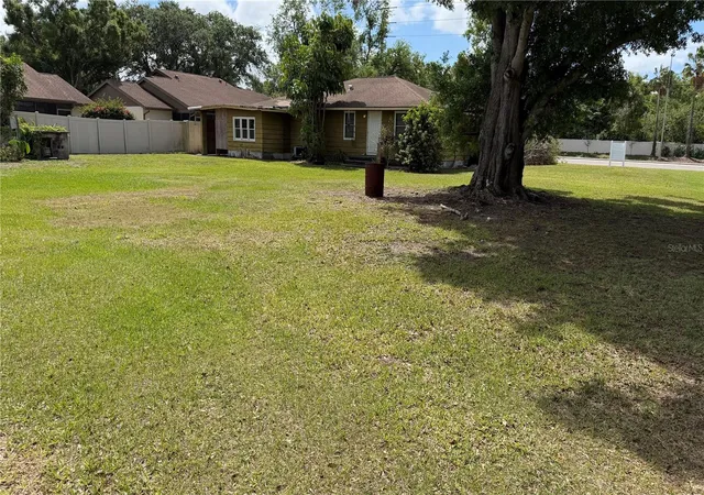 Photo 2 of Single family home for sale at 4611 Fruitville Rd, Sarasota, FL 34232 | MLS# A4689166 | Listing updated on 2026-05-04