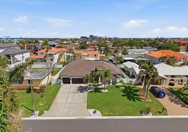 4th image of 109 16Th St, Belleair Beach, FL 33786 | MLS# TB8494914