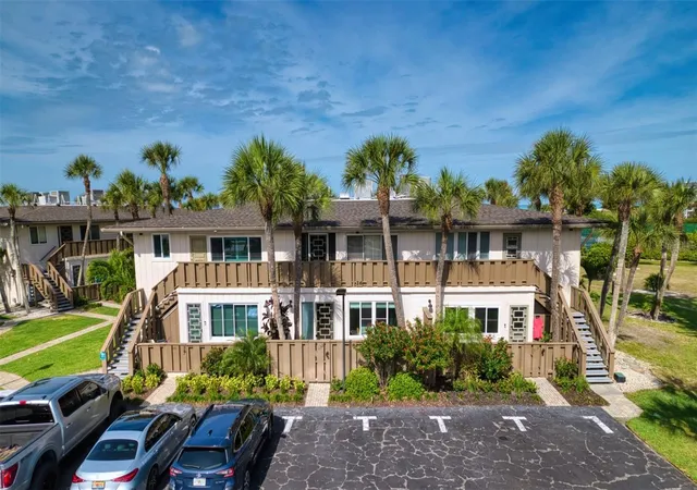 Homes for sale in Longboat Key, FL | 6701 Gulf Of Mexico Dr, Longboat Key, FL 34228