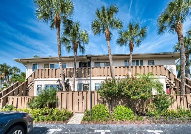 Homes for sale in Longboat Key, FL | 6701 Gulf Of Mexico Dr, Longboat Key, FL 34228