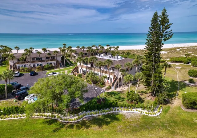 Homes for sale in Longboat Key, FL | 6701 Gulf Of Mexico Dr, Longboat Key, FL 34228