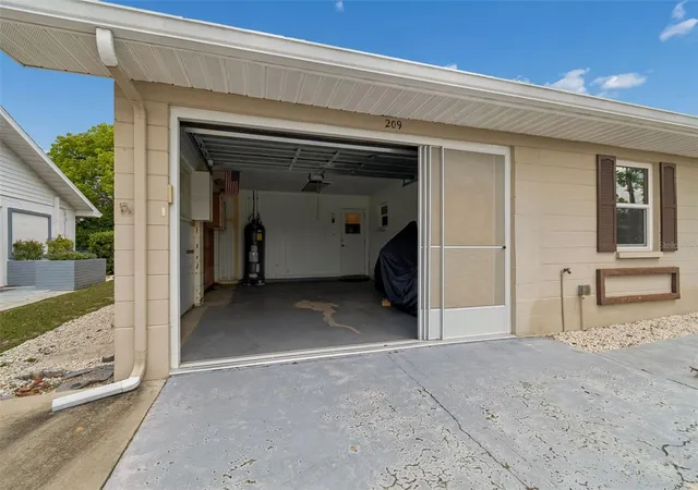 31st image of 209 Genet Ct, Sun City Center, FL 33573 | MLS# TB8494958