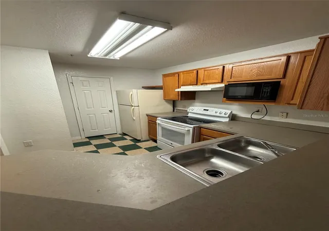 Photo 3 of Condo for sale at 3712 Castle Pines Ln #4137, Orlando, FL 32839 | MLS# S5147345 | Listing updated on 2026-06-01