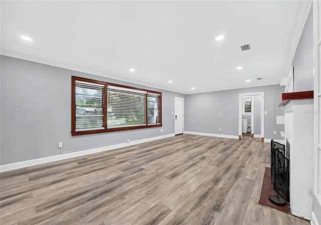 Photo 3 of Single family home for sale at 2016 Nw 7th Place, Gainesville, FL 32603 | MLS# GC539231 | Listing updated on 2026-10-08