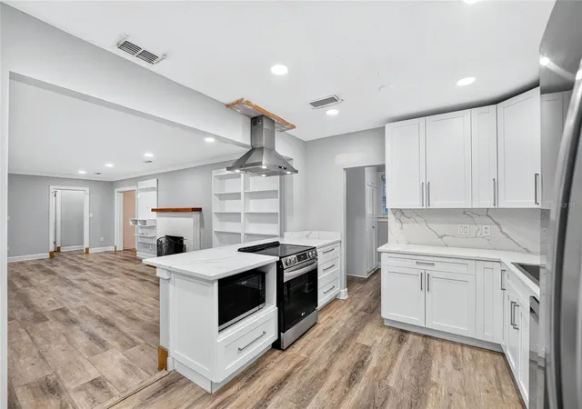 Photo 4 of Single family home for sale at 2016 NW 7th Place, Gainesville, FL 32603 | MLS# GC539231 | Listing updated on 2026-10-08