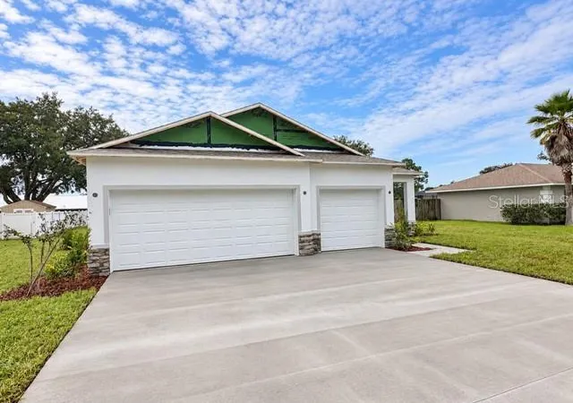 Photo 3 of Single family home for sale at 28 Wood Acre Ln, Palm Coast, FL 32164 | MLS# O6397057 | Listing updated on 2026-10-09