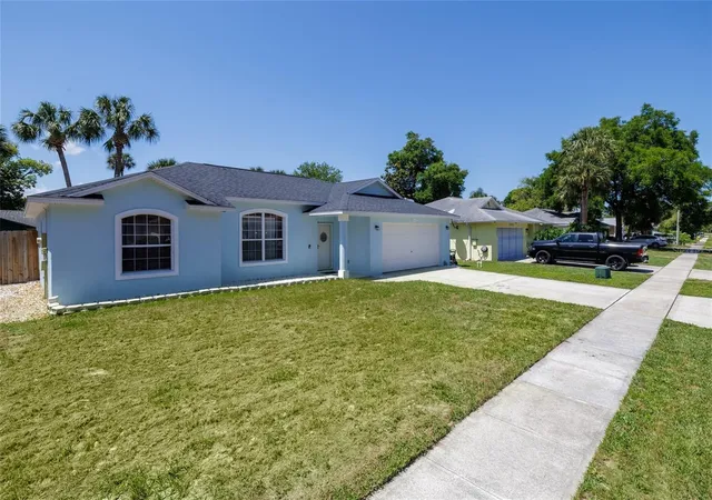 Photo 2 of Single family home for sale at 2980 Windle Ln, South Daytona, FL 32119 | MLS# FC317539 | Listing updated on 2026-09-19