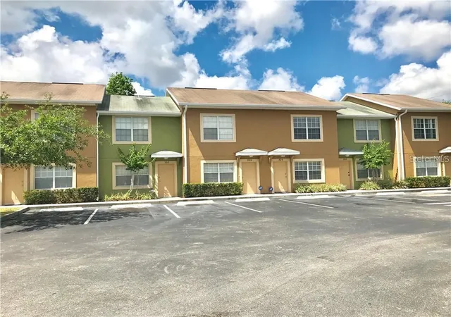 Photo 3 of Townhouse for sale at 354 Cervantes Dr, Kissimmee, FL 34743 | MLS# S5147350 | Listing updated on 2026-08-10