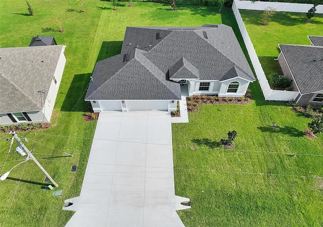 Photo 3 of Single family home for sale at 10 Persimmon Dr, Palm Coast, FL 32164 | MLS# FC317543 | Listing updated on 2026-07-24
