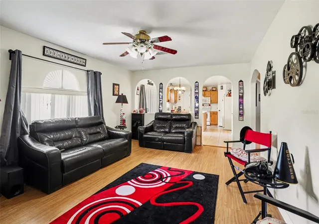 3rd image of 720 Valrico Hills Ln, Valrico, FL 33594 | MLS# W7884632