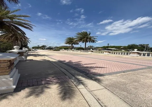 3rd image of 73 Old Oak S Dr, Palm Coast, FL 32137 | MLS# FC317545