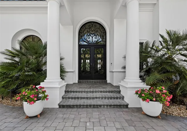 Photo 3 of Single family home for sale at 3129 Founders Clb Dr, Sarasota, FL 34240 | MLS# A4689202 | Listing updated on 2026-04-10