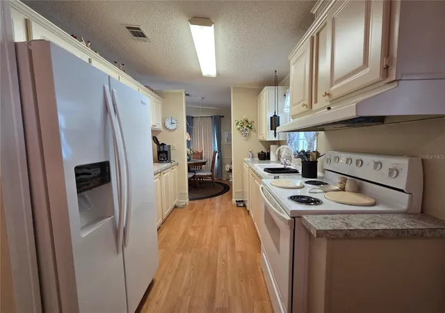 Homes for sale in St Petersburg, FL | 4157 71st Ln N #14, St Petersburg, FL 33709 | MLS# TB8495077