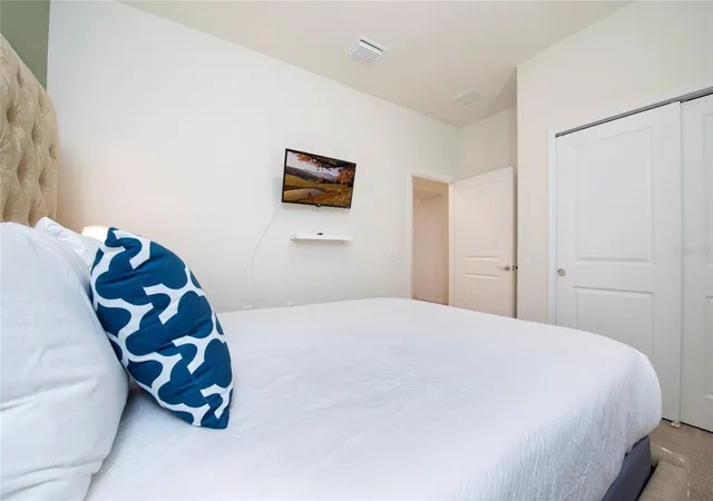Photo 3 of Townhouse for sale at 4611 Terrasonesta Dr, Davenport, FL 33837 | MLS# O6397123 | Listing updated on 2026-09-12