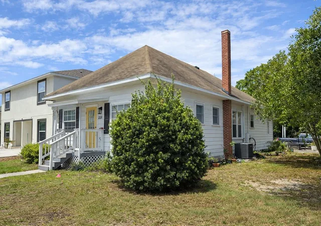 3rd image of 231 Avenue A Ne, Winter Haven, FL 33881 | MLS# L4960914