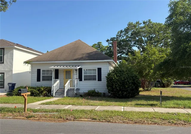 1st image of 231 Avenue A Ne, Winter Haven, FL 33881 | MLS# L4960914