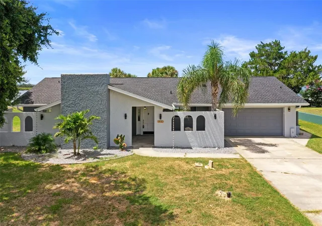 2nd image of 11930 W Bayshore Dr, Crystal River, FL 34429 | MLS# W7884640