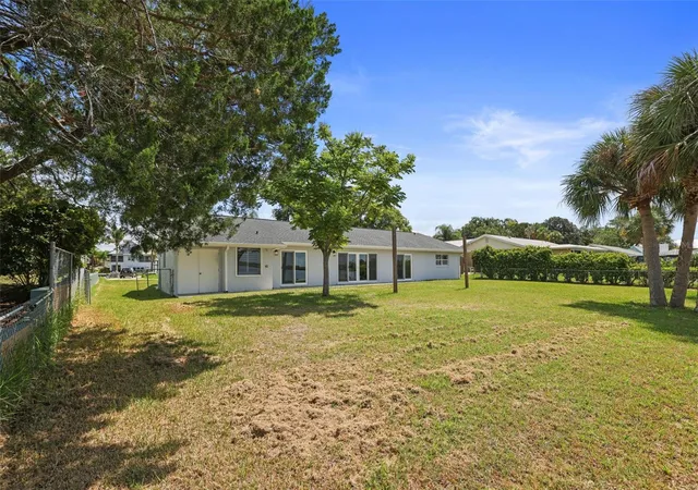 Photo 3 of Single family home for sale at 11930 W Bayshore Dr, Crystal River, FL 34429 | MLS# W7884640 | Listing updated on 2026-08-09