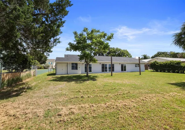 Photo 3 of Single family home for sale at 11930 W Bayshore Dr, Crystal River, FL 34429 | MLS# W7884640 | Listing updated on 2026-08-09