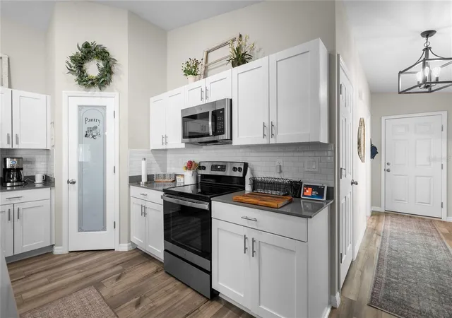4th image of 34102 Scarlet Sage Ct, Wesley Chapel, FL 33545 | MLS# TB8495123