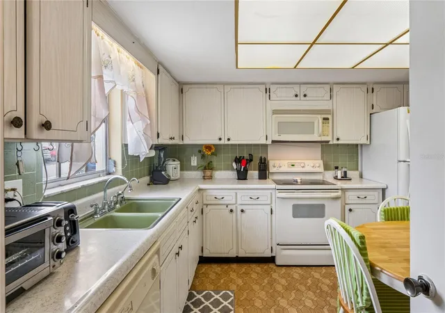5th image of 1611 S Lake Ave #1, Clearwater, FL 33756 | MLS# TB8495127