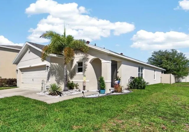 3rd image of 16829 Trite Bend St, Wimauma, FL 33598 | MLS# TB8495140