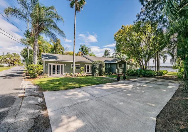 3rd image of 1238 S Highland Park Dr, Lake Wales, FL 33898 | MLS# TB8495151