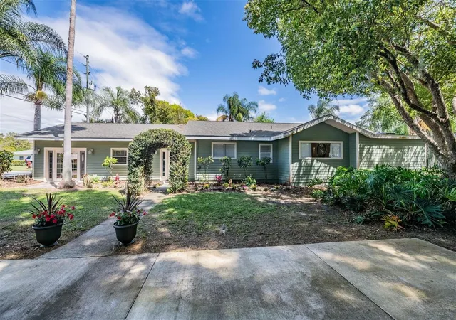4th image of 1238 S Highland Park Dr, Lake Wales, FL 33898 | MLS# TB8495151
