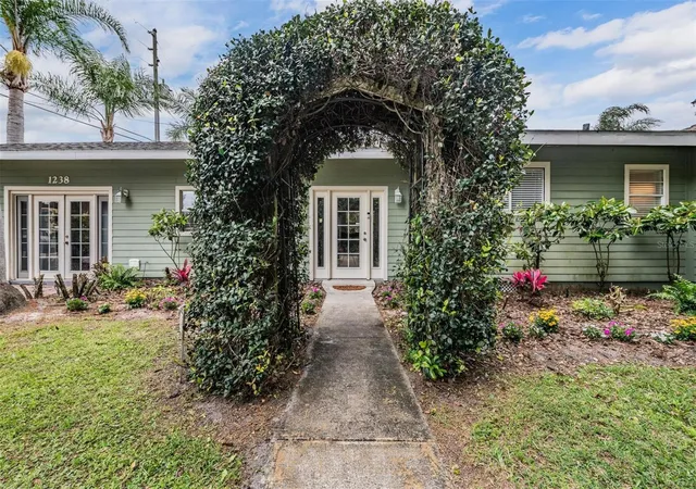 5th image of 1238 S Highland Park Dr, Lake Wales, FL 33898 | MLS# TB8495151