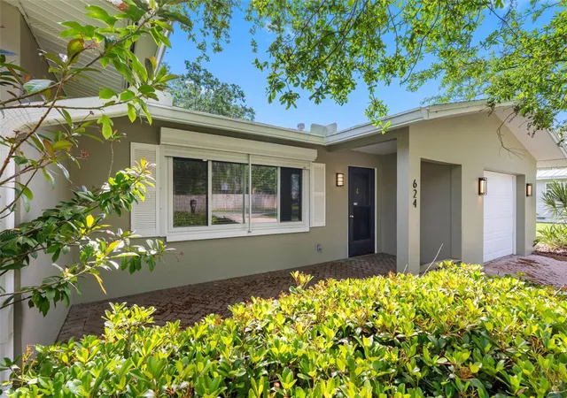 Photo 2 of Single family home for sale at 624 Orange St, Palm Harbor, FL 34683 | MLS# TB8495195 | Listing updated on 2026-09-24