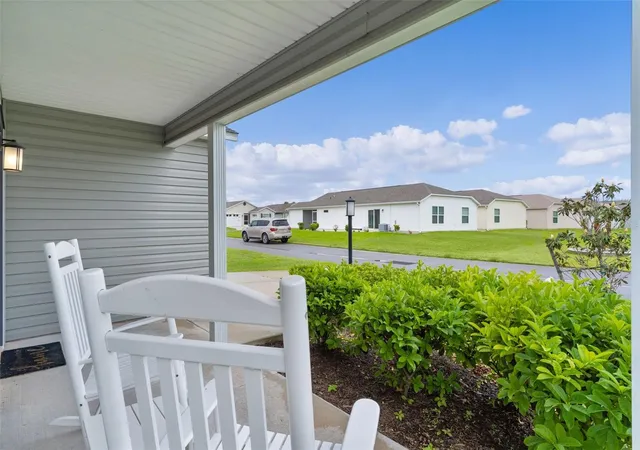 Photo 3 of Single family home for sale at 1926 Hux Ct, Okahumpka, FL 34762 | MLS# G5110732 | Listing updated on 2026-10-09